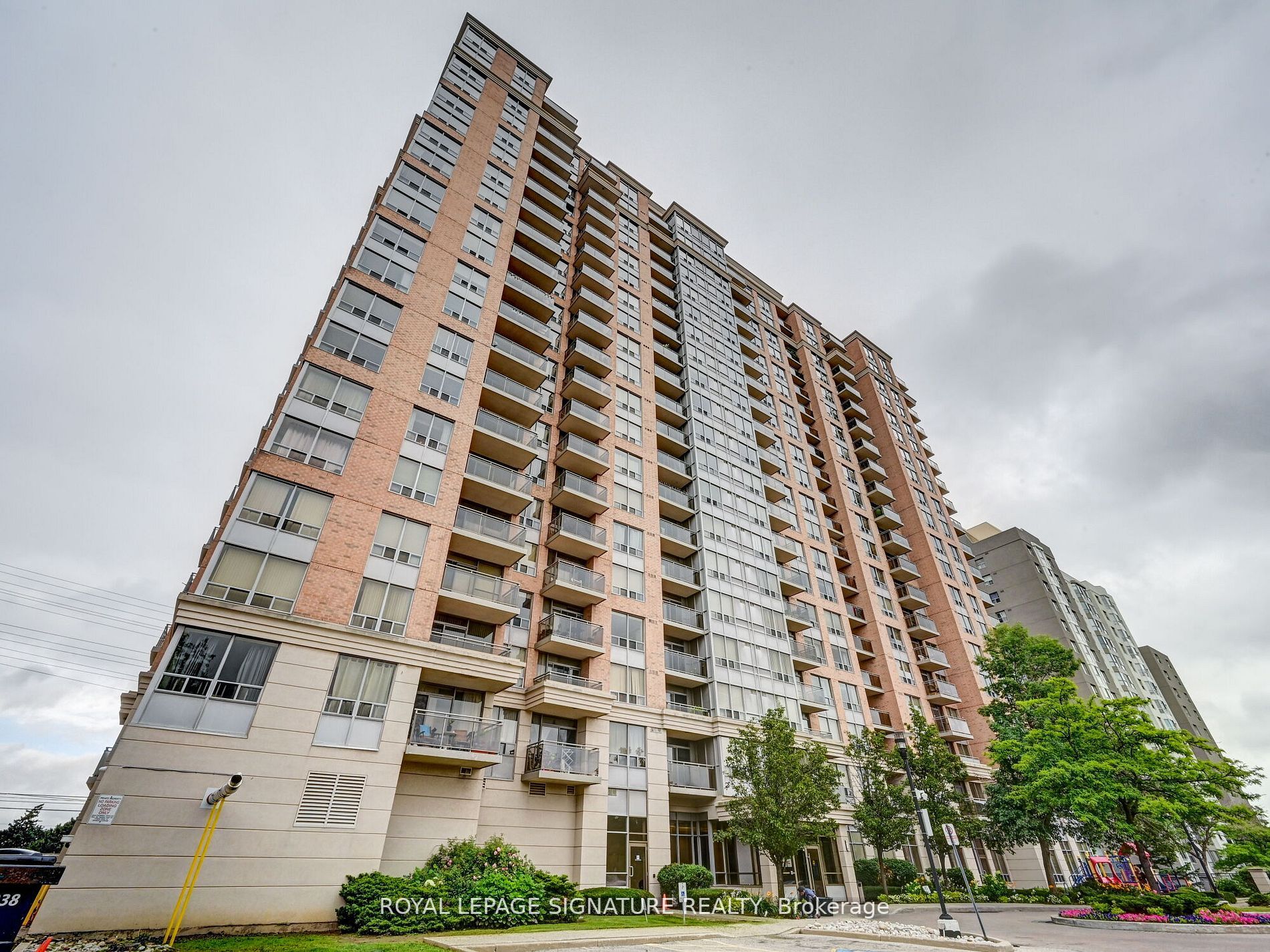 805-55 Strathaven Drive, Mississauga, ON, L5R 4G9