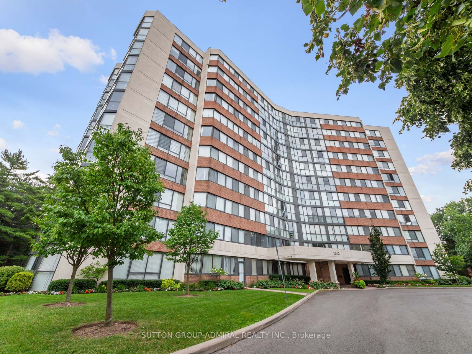 1105-1240 Marlborough Court, Oakville, ON, L6H 3K7