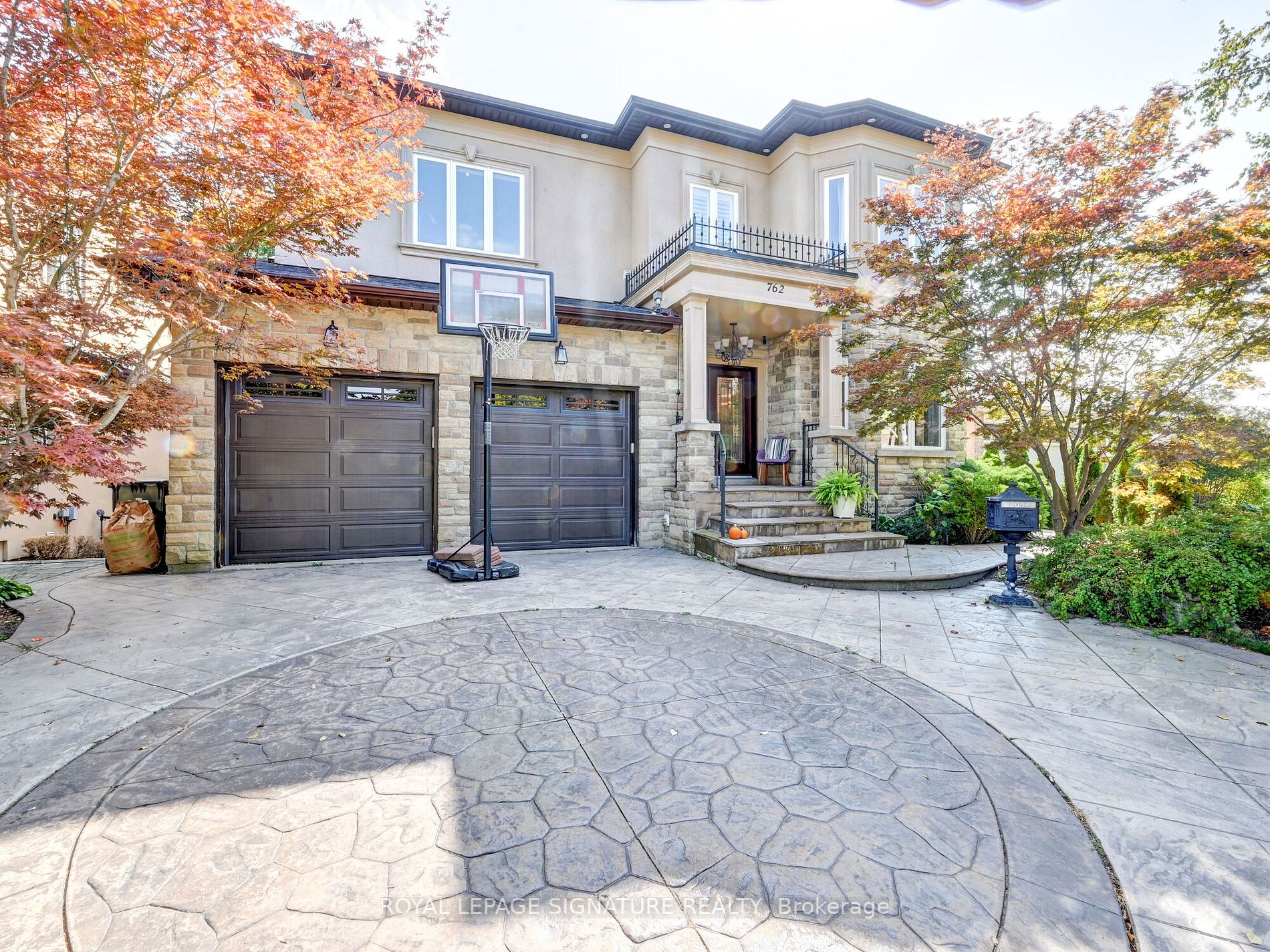 762 Duchess Drive, Mississauga, ON, L4Y 1H7