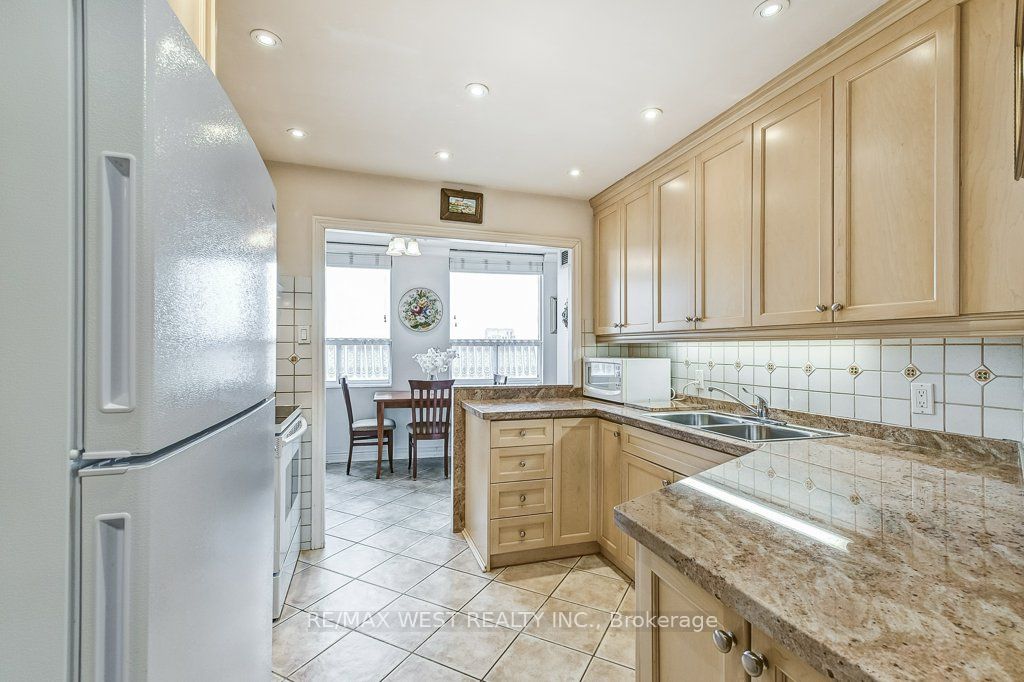 PH5-3650 Kaneff Crescent, Mississauga, ON, L5A 4A1 - 10