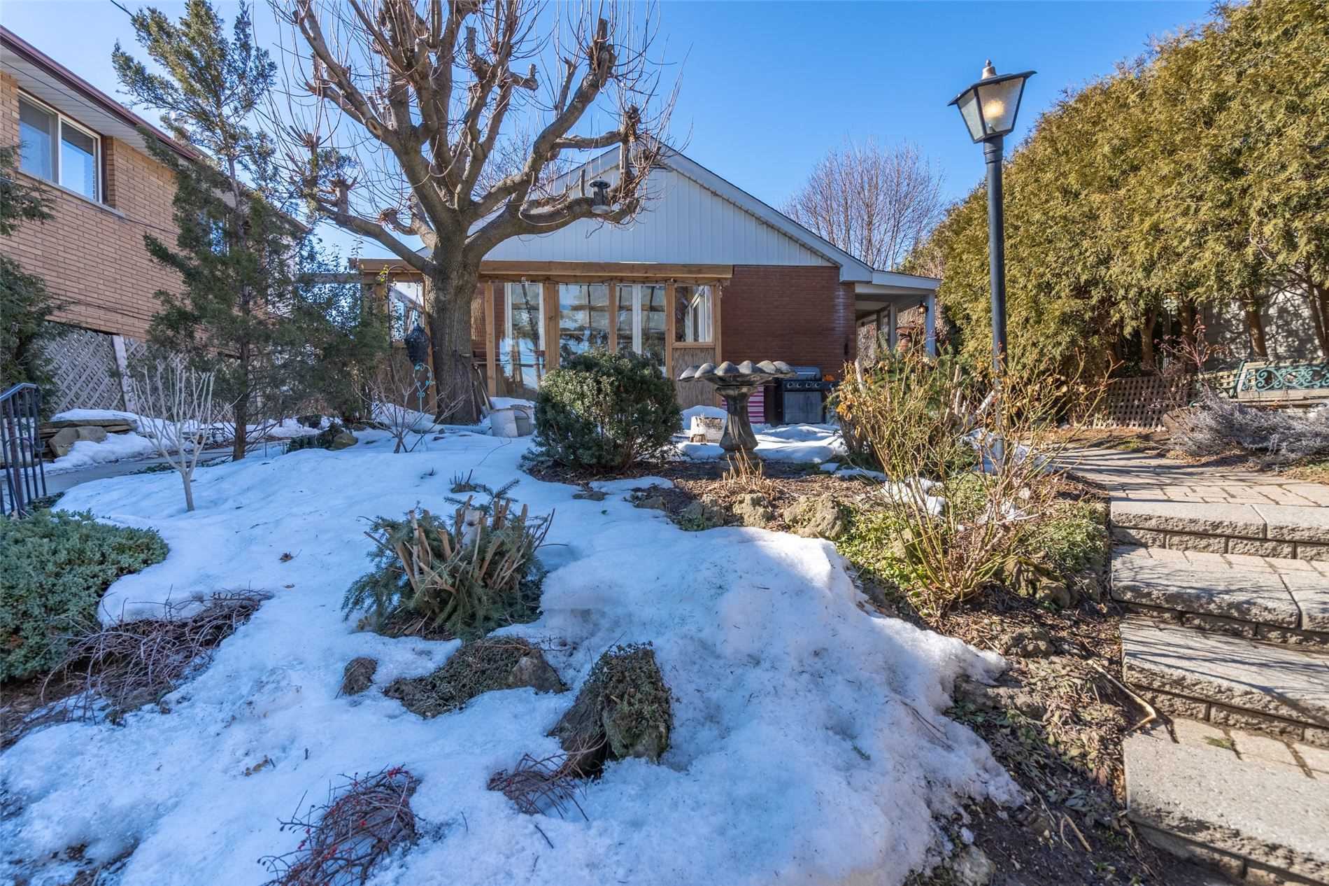 152 Bowman Street, Hamilton, ON, L8S 2T8