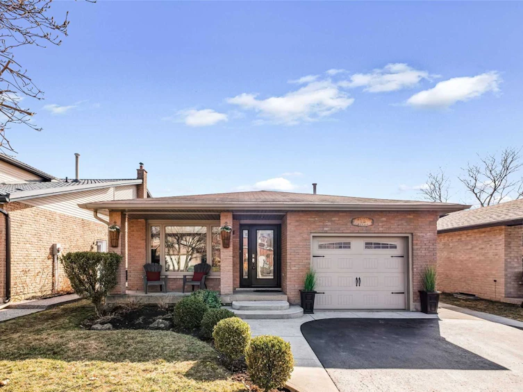 12 Harper Street, Hamilton, ON, L8B 0B5