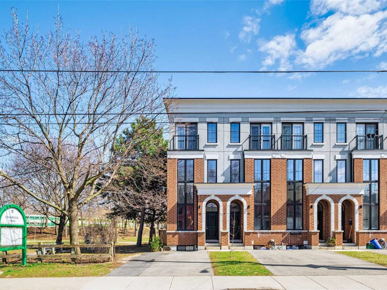 147 Walnut Street S, Hamilton, ON, L8N 0A8