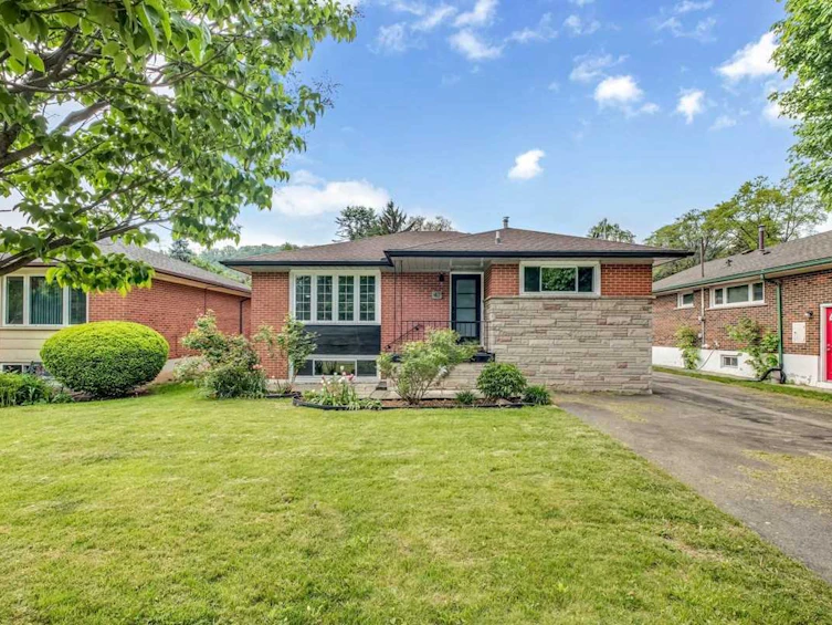 47 Purvis Drive, Hamilton, ON, L8S 2S3