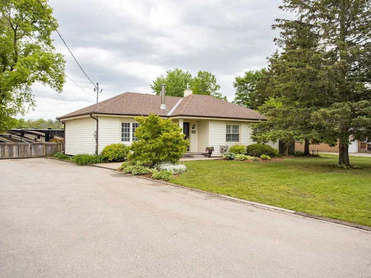 1186 Brock Road, Hamilton, ON, L9H 5E4