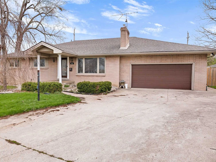 1527 St Gabriel Crescent, Windsor, ON, N9E 1N8