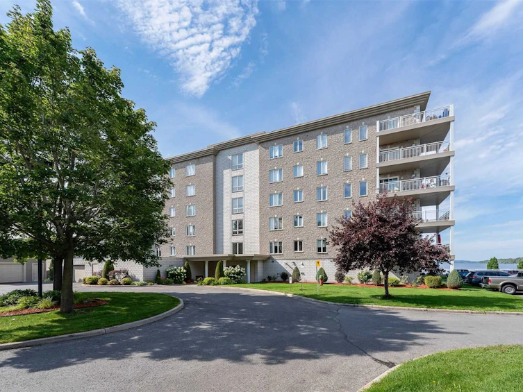 502-136 Edwards Street, Clarence-Rockland, ON, K4K 1T5
