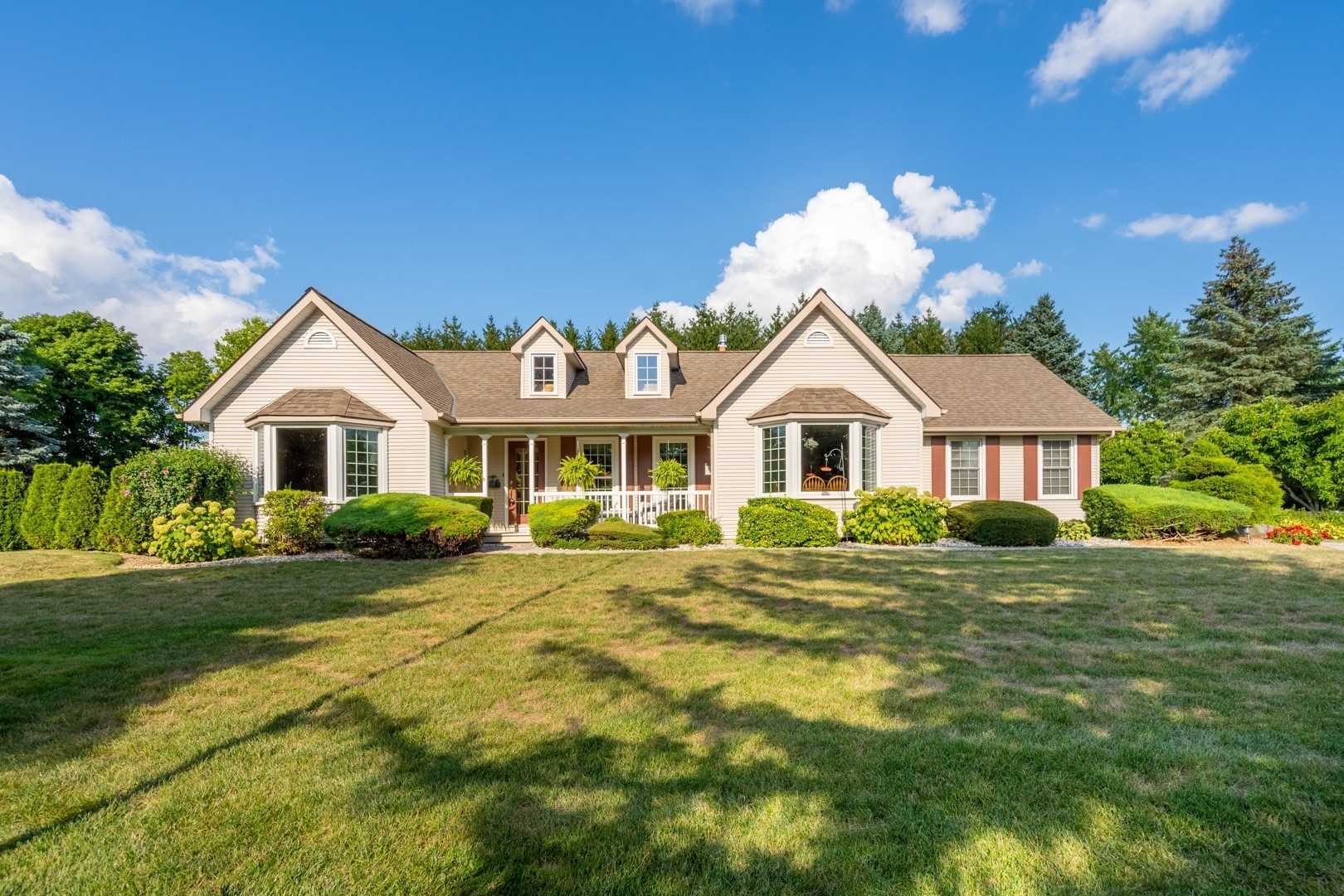 7 Weneil Drive, Hamilton, ON, L8B 0Z6