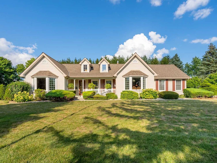 7 Weneil Drive, Hamilton, ON, L8B 0Z6