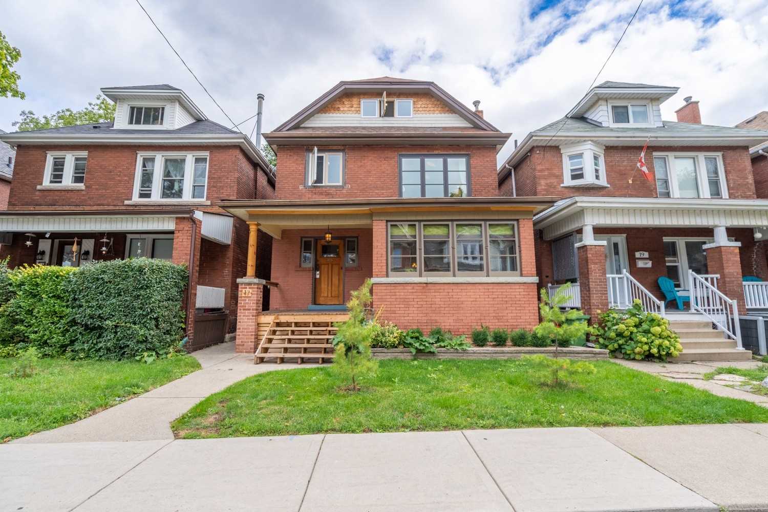 17 Barnesdale Avenue S, Hamilton, ON, L8M 2V1