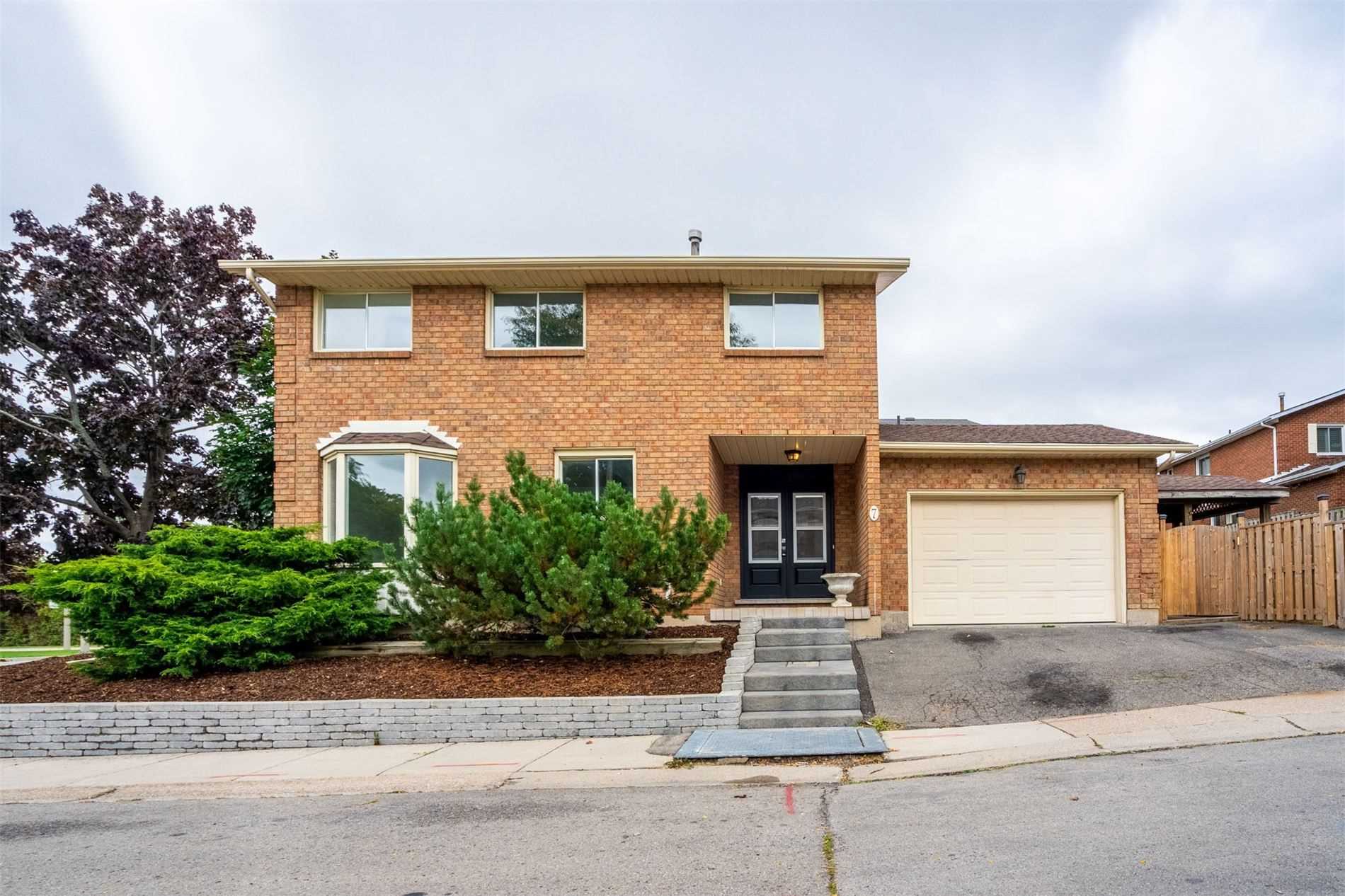 7 Donegel Place, Hamilton, ON, L9A 4Z6