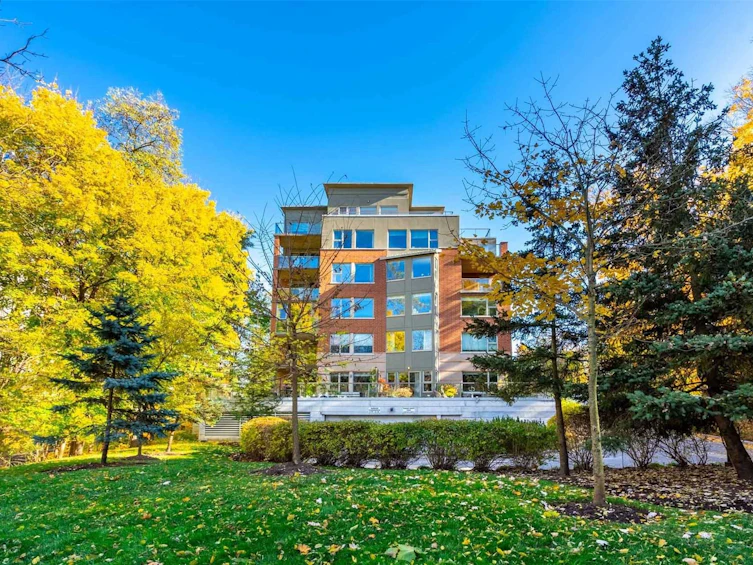 106-77 Governors Road, Hamilton, ON, L9H 7N8