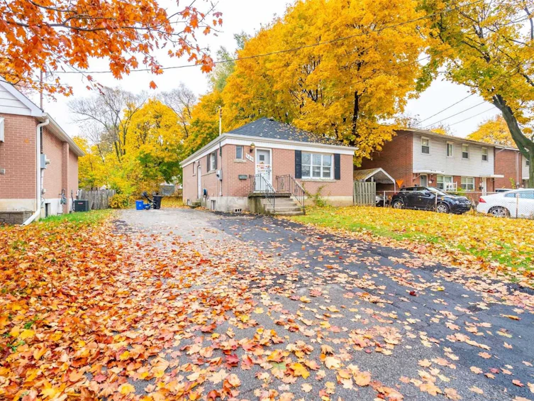 369 East 22nd Street, Hamilton, ON, L8V 2W3
