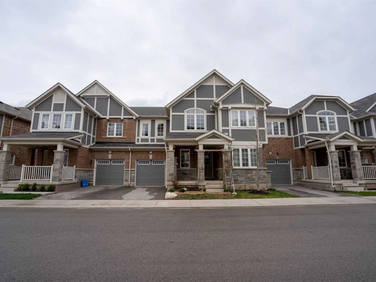 39-22 Spring Creek Drive, Hamilton, ON, L0R 2H8