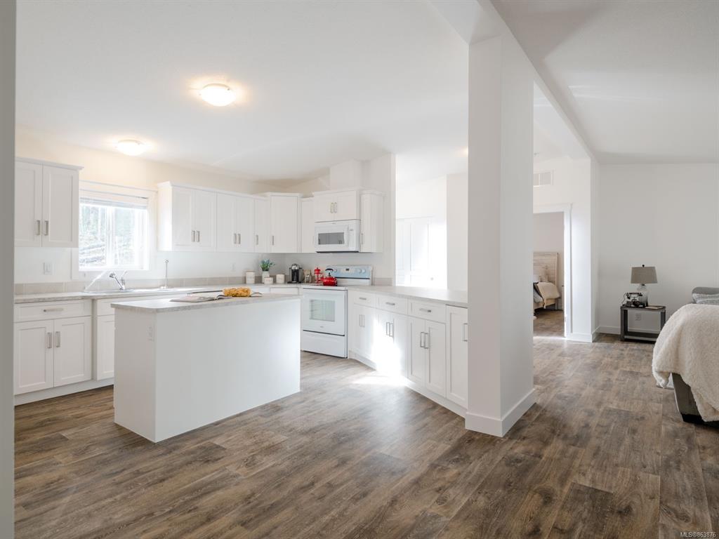 305 Oakdowne Road, Qualicum Beach, BC, V9K 2G1