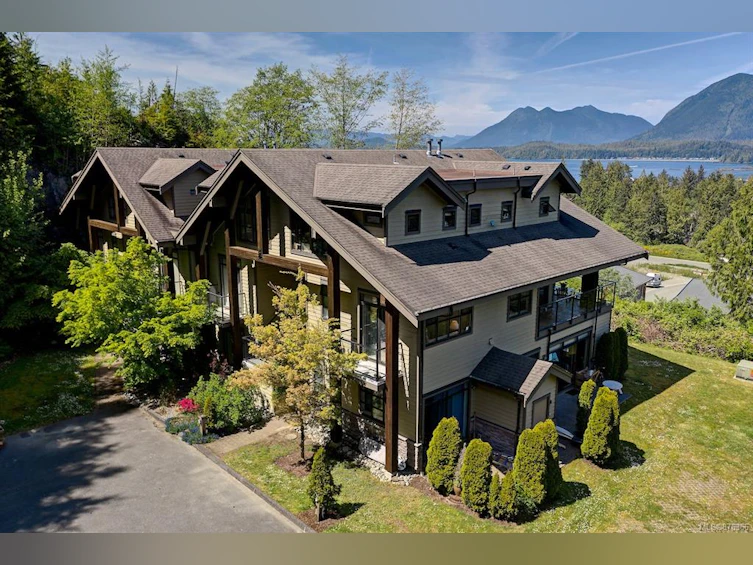 205-591 Pfeiffer Crescent, Tofino, BC, V0R 2Z0
