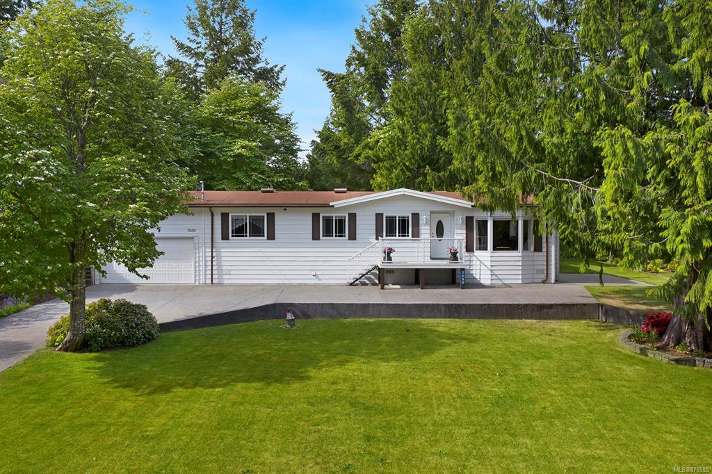 7639 Ships Point Road, Union Bay, BC, V0R 1W0