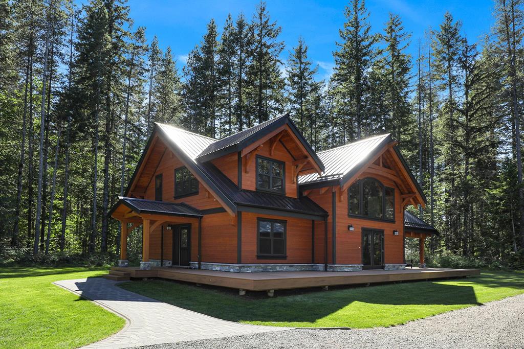 3881 Islak Road, Black Creek, BC, V9J 1Y9 - 2