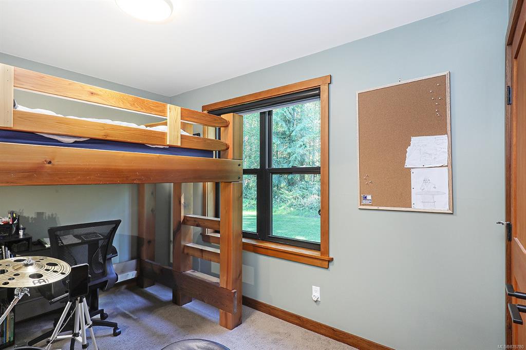 3881 Islak Road, Black Creek, BC, V9J 1Y9 - 16