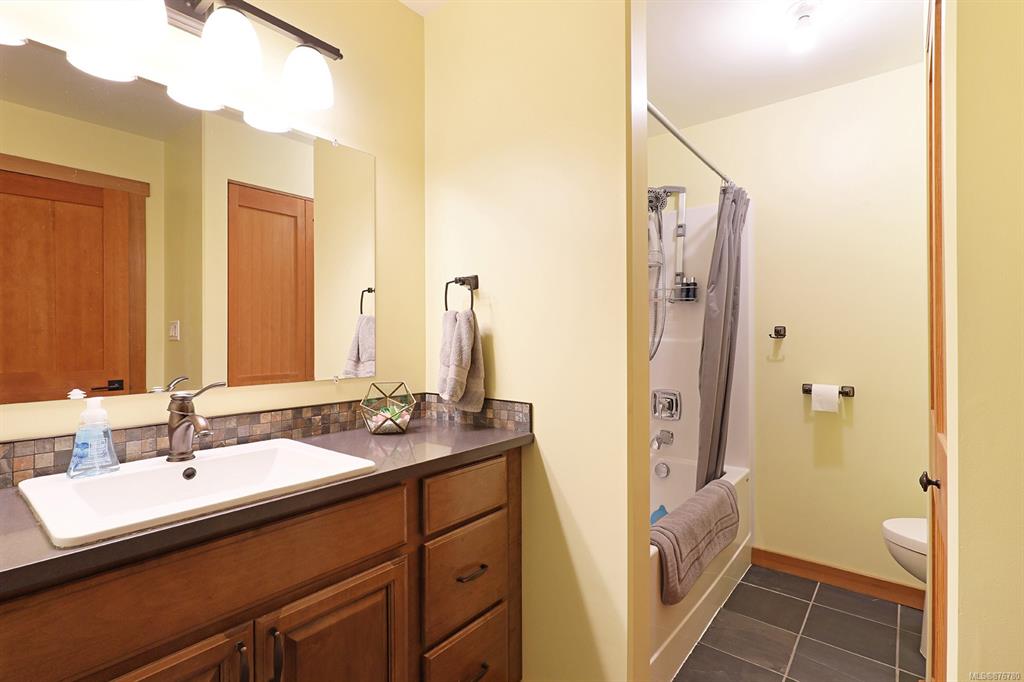 3881 Islak Road, Black Creek, BC, V9J 1Y9 - 17