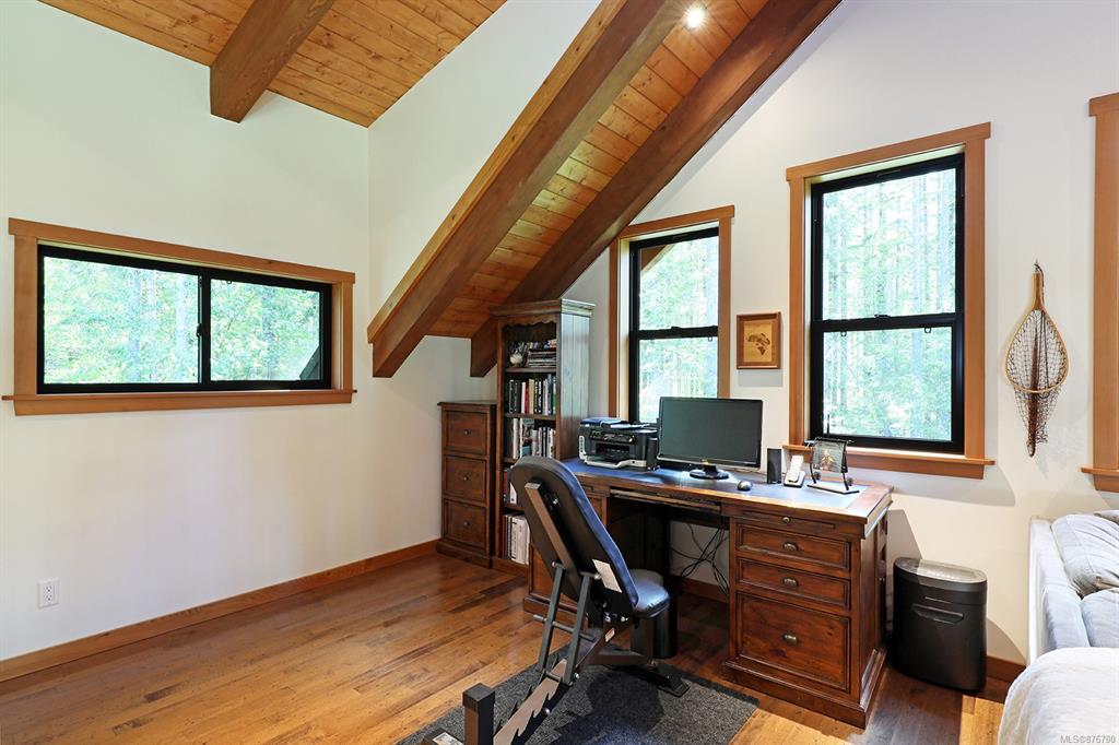 3881 Islak Road, Black Creek, BC, V9J 1Y9 - 20