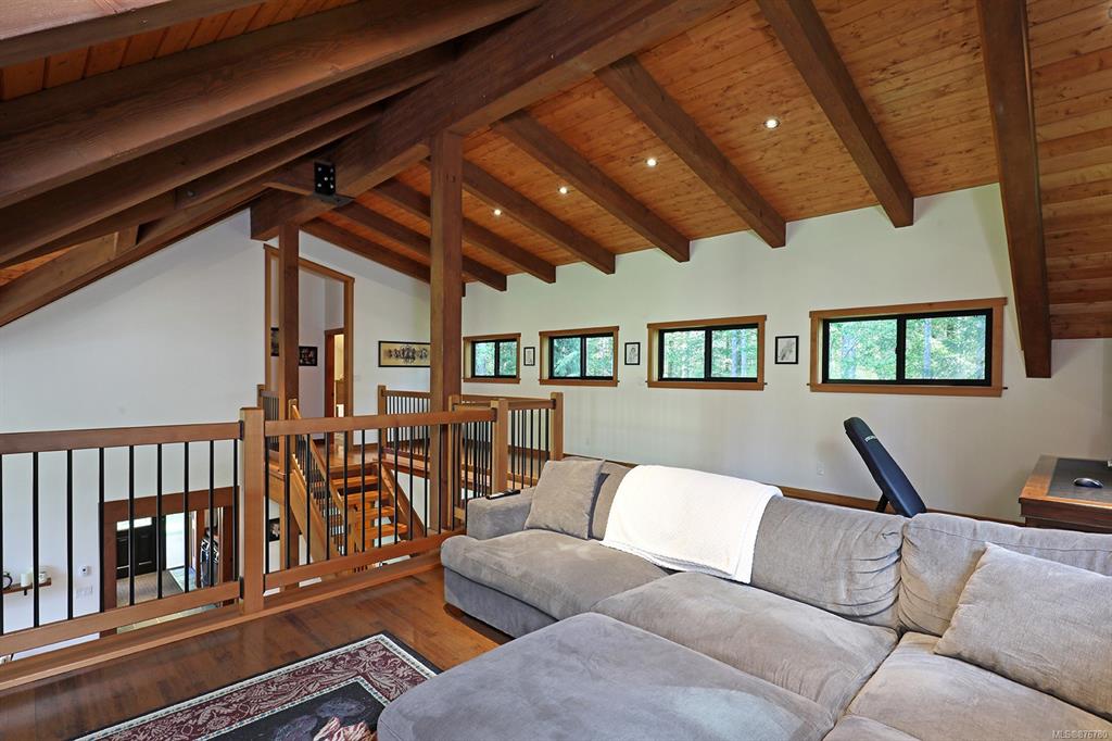3881 Islak Road, Black Creek, BC, V9J 1Y9 - 21