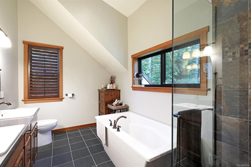 3881 Islak Road, Black Creek, BC, V9J 1Y9 - 24