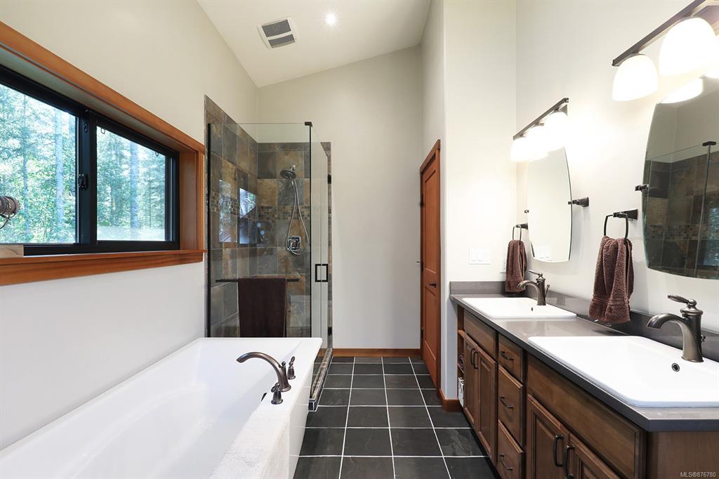 3881 Islak Road, Black Creek, BC, V9J 1Y9 - 25