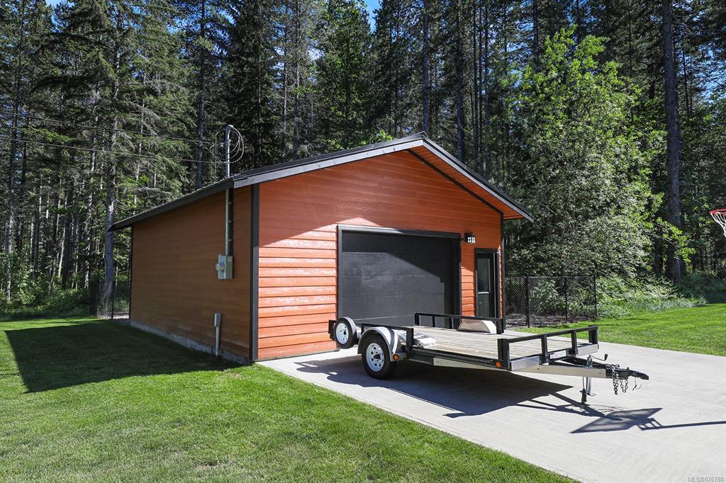 3881 Islak Road, Black Creek, BC, V9J 1Y9 - 31