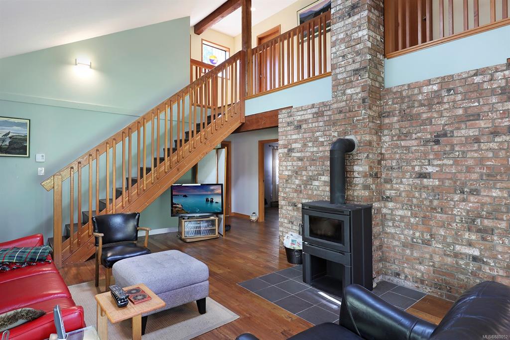 8830 Clarkson Avenue, Black Creek, BC, V9J 1A7 - 2