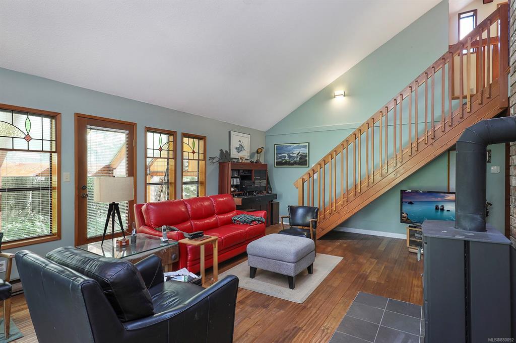 8830 Clarkson Avenue, Black Creek, BC, V9J 1A7 - 3