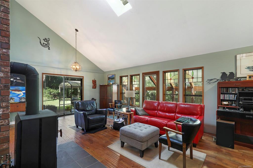 8830 Clarkson Avenue, Black Creek, BC, V9J 1A7 - 4