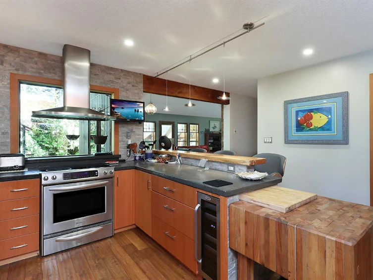 8830 Clarkson Avenue, Black Creek, BC, V9J 1A7 - 10