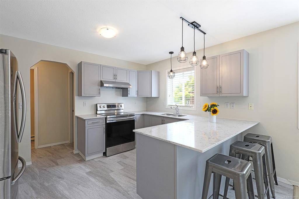 527 Deerwood Place, Comox, BC, V9M 4G3 - 5