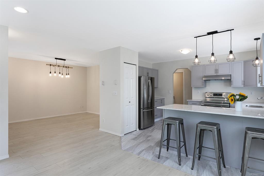527 Deerwood Place, Comox, BC, V9M 4G3 - 7