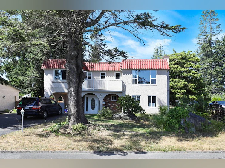 2230 April Place, Comox, BC, V9M 1K1