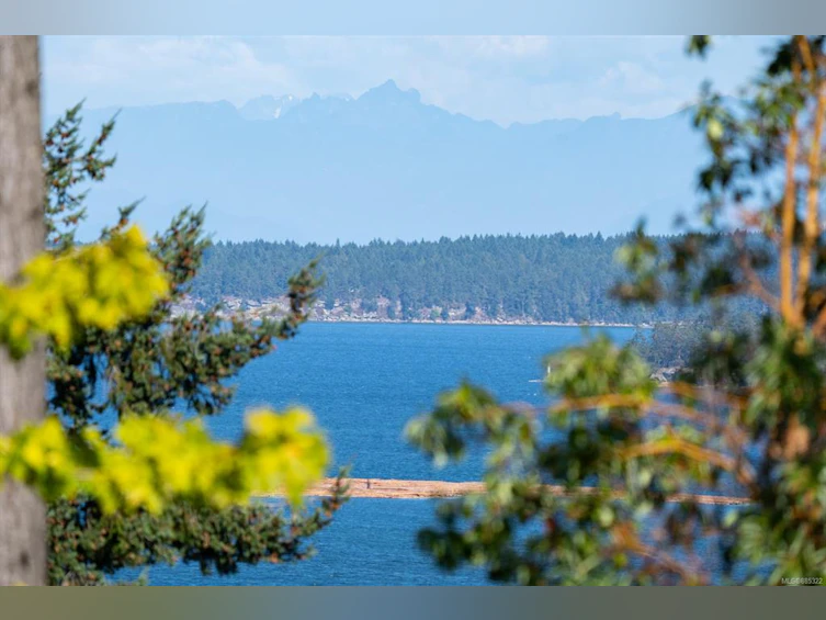 917 Harbour View Street, Nanaimo, BC, V9R 4V4