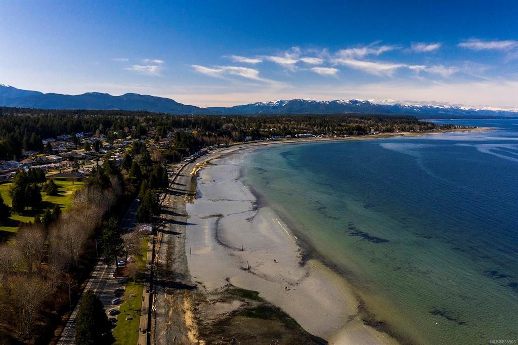 304-103 Railway Street, Qualicum Beach, BC, V9K 1L8