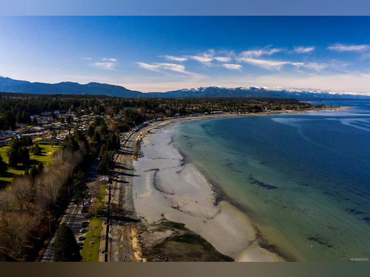 304-103 Railway Street, Qualicum Beach, BC, V9K 1L8