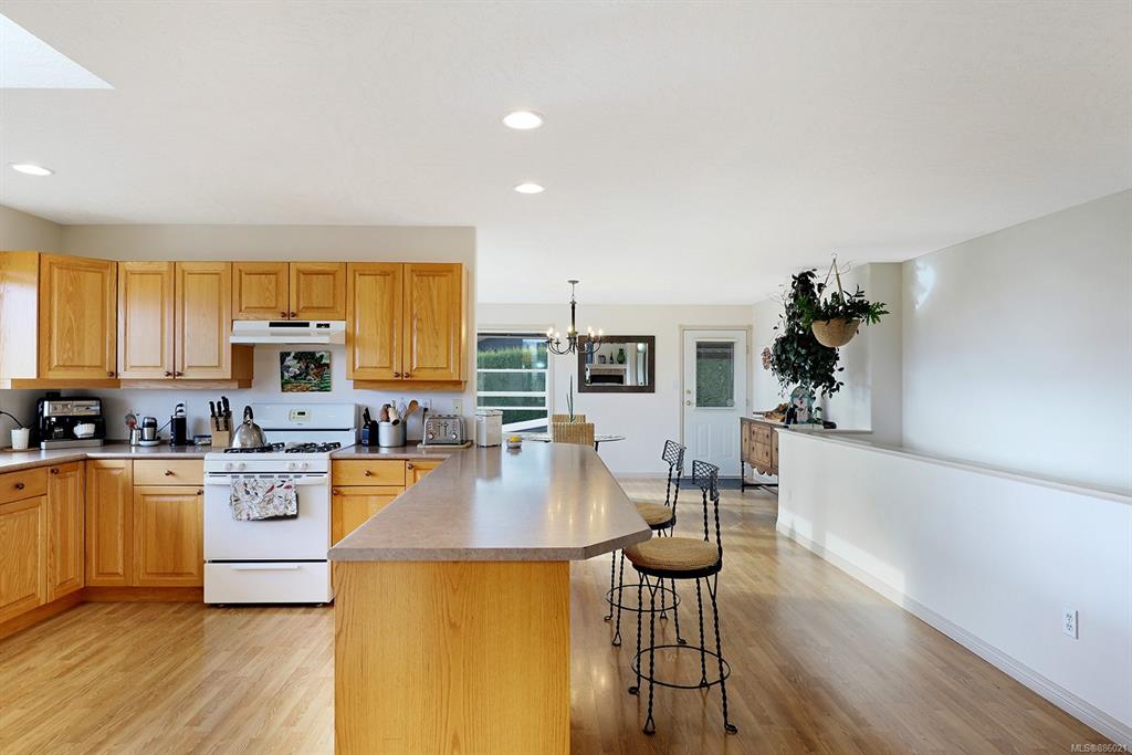 1482 Williams Road, Courtenay, BC, V9N 7J9 - 6