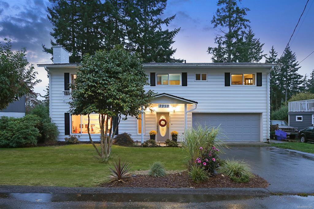 2259 Strathcona Crescent, Comox, BC, V9M 1K2 - 2