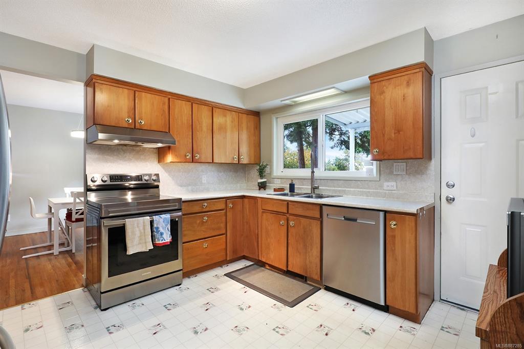 2259 Strathcona Crescent, Comox, BC, V9M 1K2 - 11