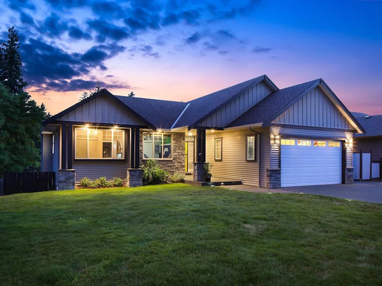 2433 Tutor Drive, Comox, BC, V9M 0A7 - 2