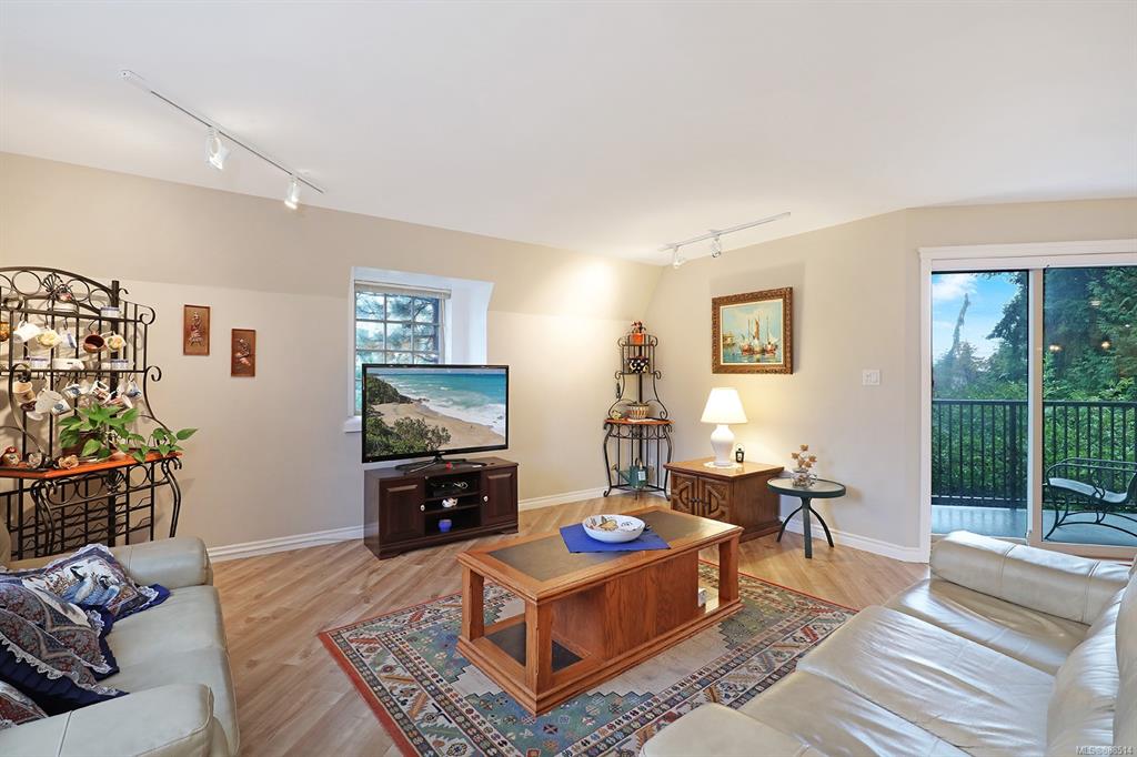 204-1695 Comox Avenue, Comox, BC, V9M 3M1 - 4