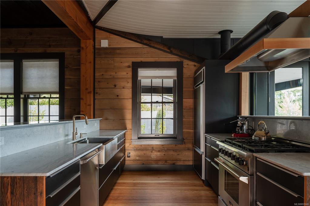 2613 Dunsmuir Avenue, Cumberland, BC, V0R 1S0 - 5