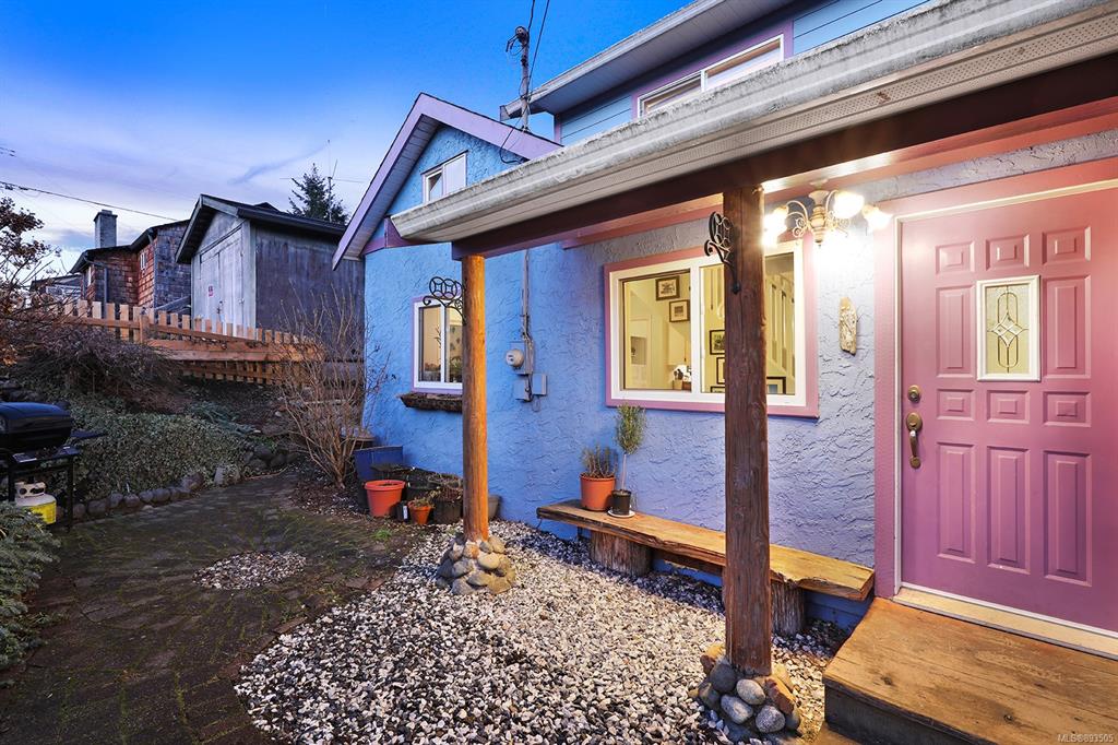 3288 Second Street, Cumberland, BC, V0R 1S0 - 2