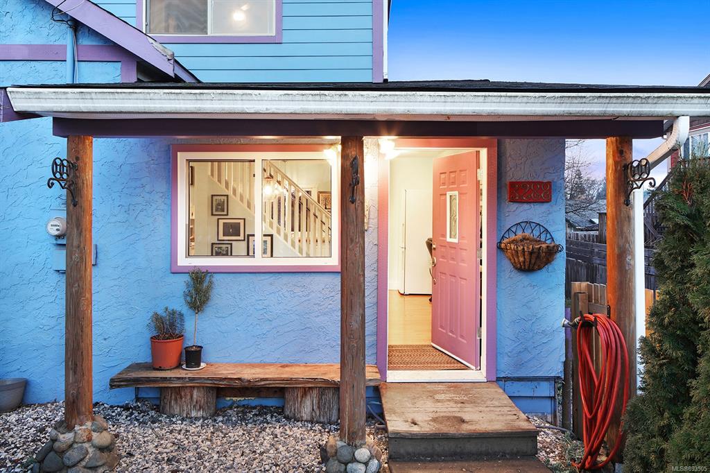 3288 Second Street, Cumberland, BC, V0R 1S0 - 3