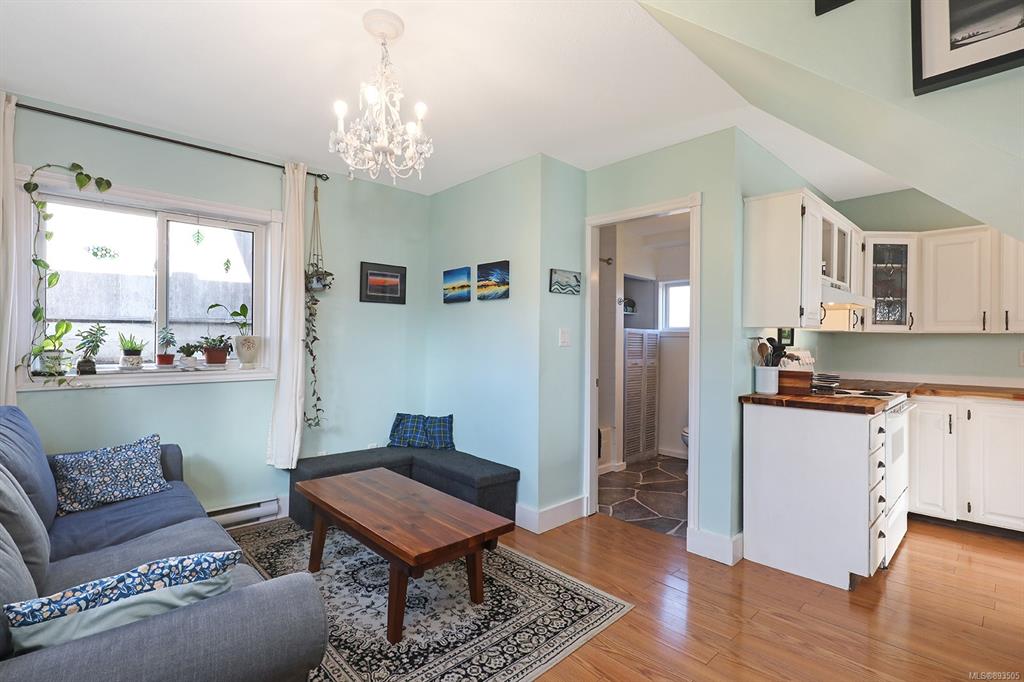 3288 Second Street, Cumberland, BC, V0R 1S0 - 9