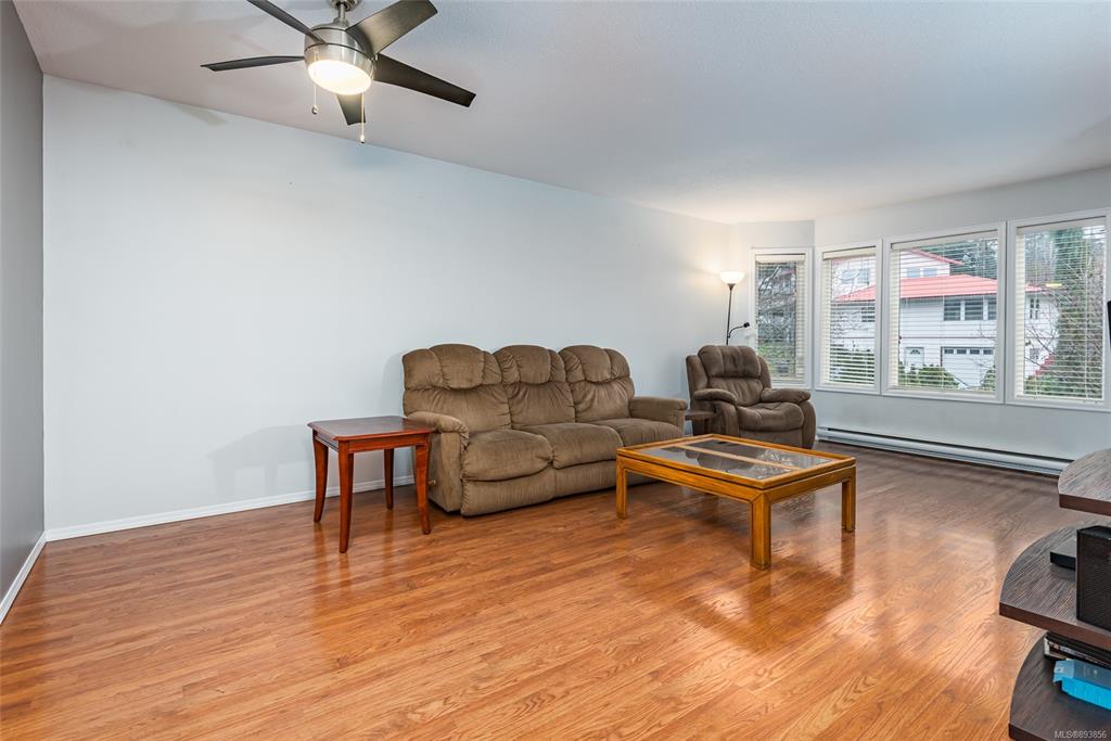 285 Nim Nim Place, Courtenay, BC, V9N 5T2 - 5