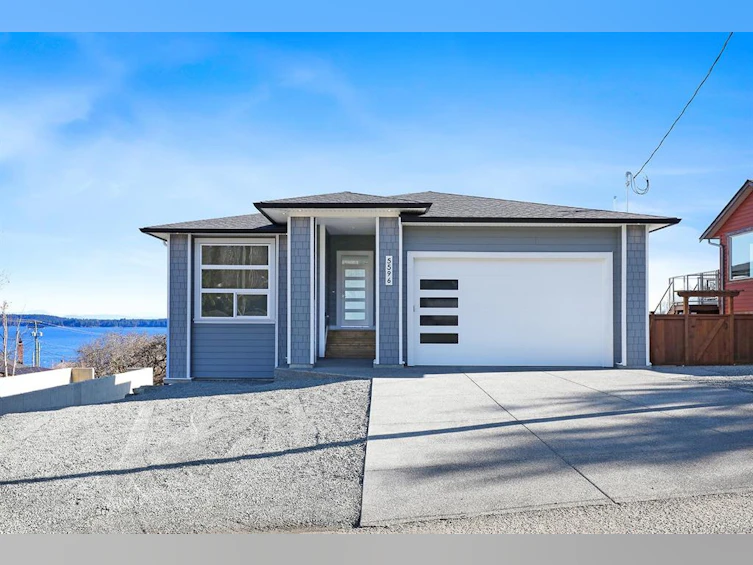 5596 4th Street, Fanny Bay, BC, V0R 3B0